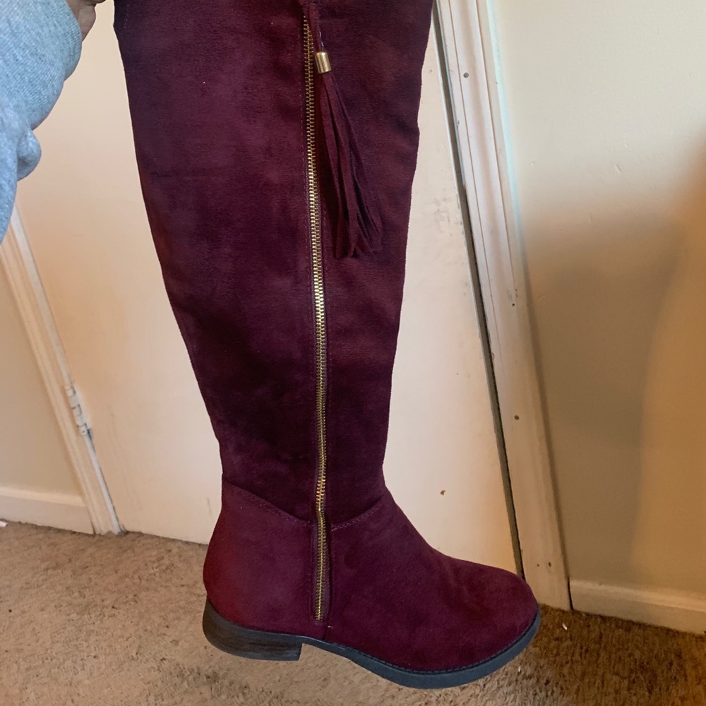 Burgundy size 7 knee high boots